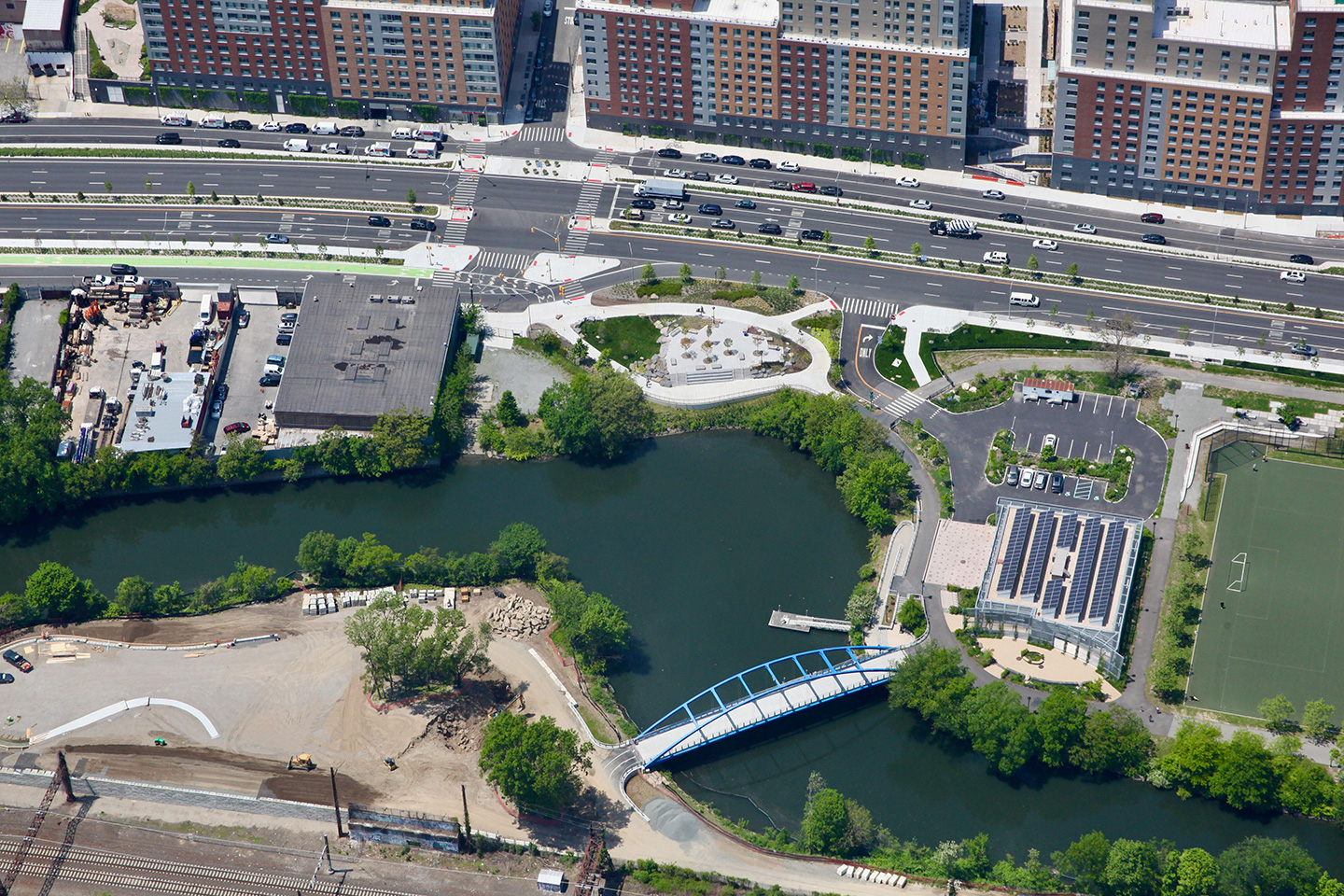 Aerial view of part of the Sheridan Boulevard (top), the overlook plaza (center), and the pedestrian bridge (bottom).