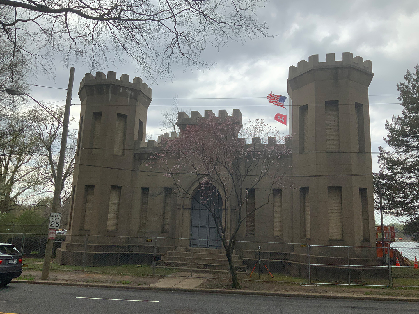 Georgetown Reservoir, also called Castle Gatehouse, is a replica of the U.S. Army Corps of Engineers’ 1839 insignia.