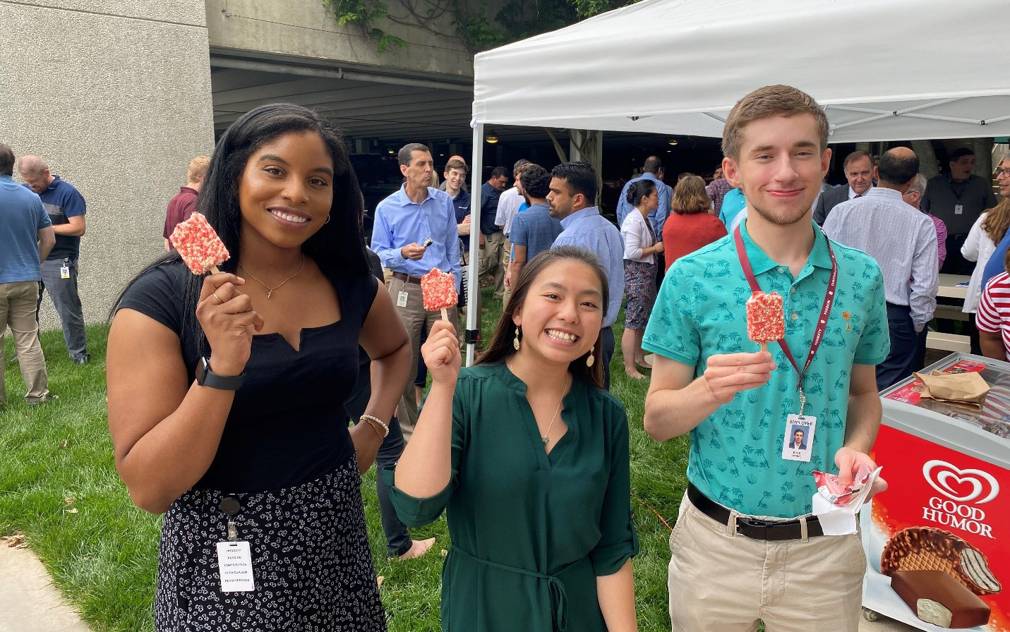 Dewberry’s headquarters in Fairfax, Virginia, hosted an ice cream social for employees to network and beat the heat. 