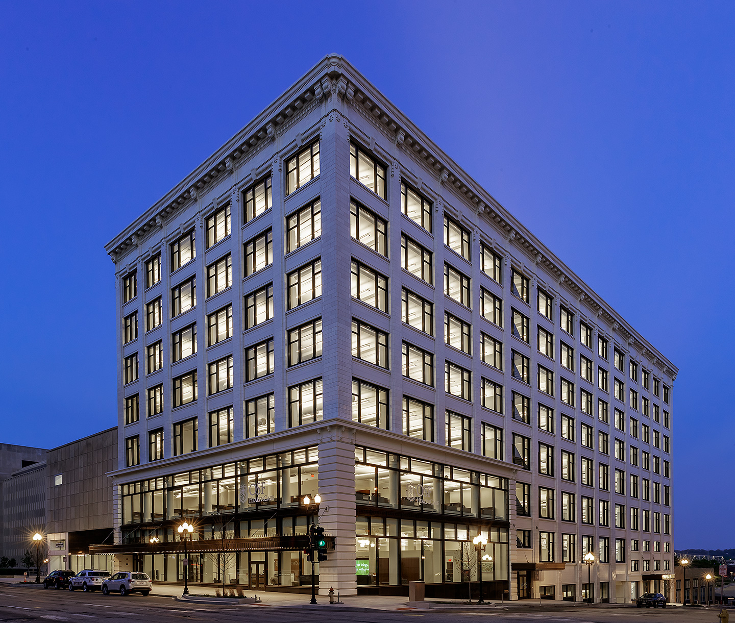 The rehabilitation restores a former seven-story department store constructed at the turn of the 20th century.