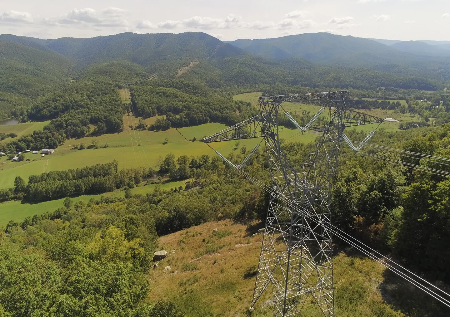 Our team helped to rebuild a 500 kilovolt (kV) electric transmission line that was originally constructed and energized in the 1960s.