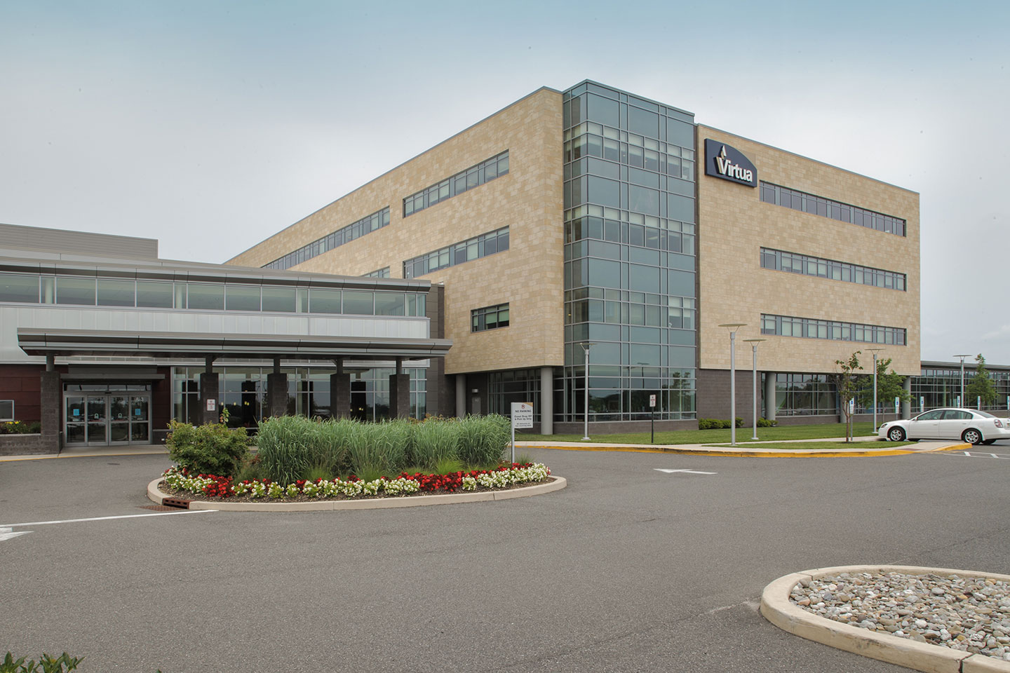 We provided land development services including site plan design, regulatory agency permitting, and preparation of an Environmental Impact Statement for a Virtua Health facility in Washington Township, New Jersey.