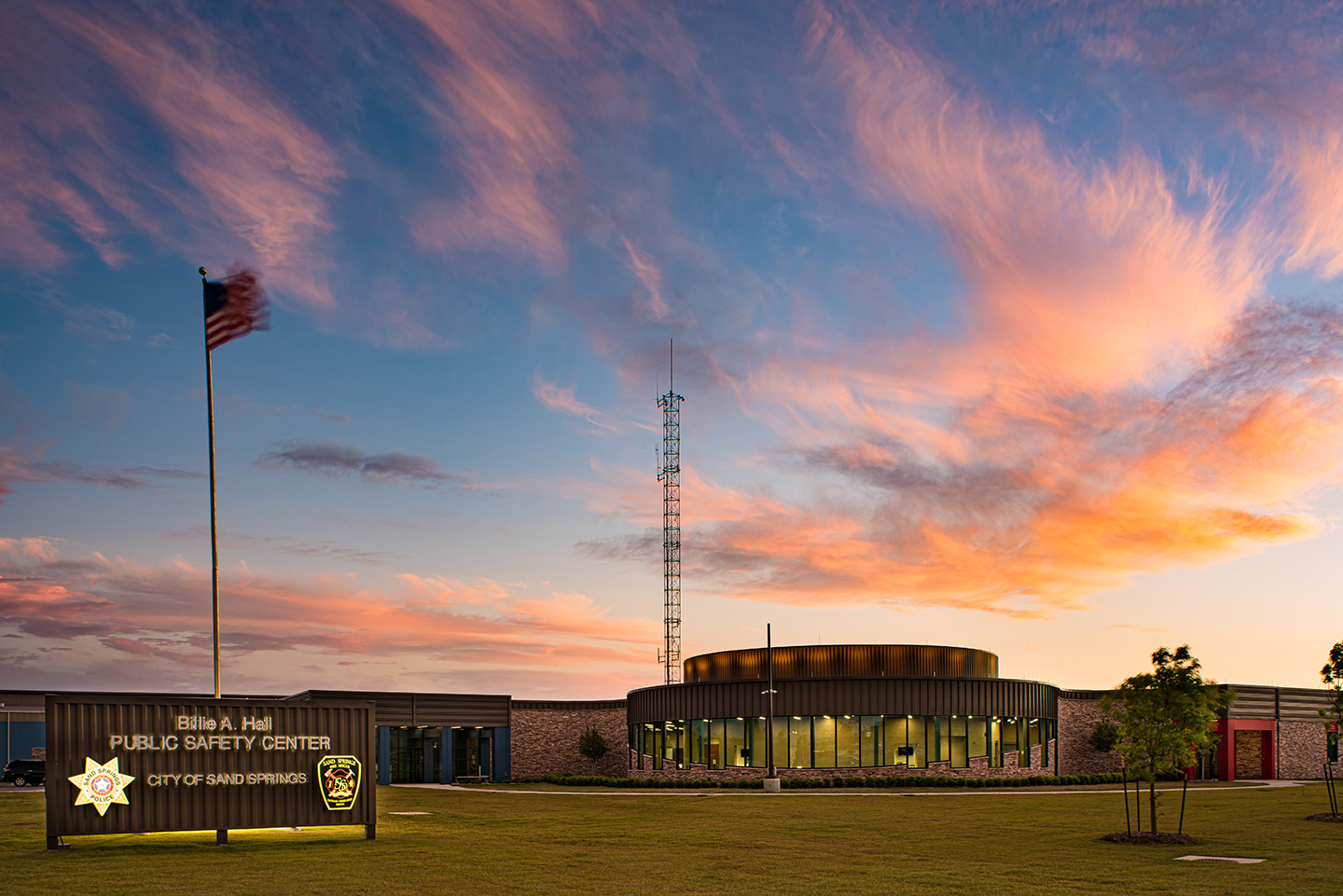 The Billie A. Hall Public Safety Center in Sand Springs, Oklahoma, received the silver award from the Station Design Awards. Photo courtesy of Jon B. Petersen Photography, Inc.