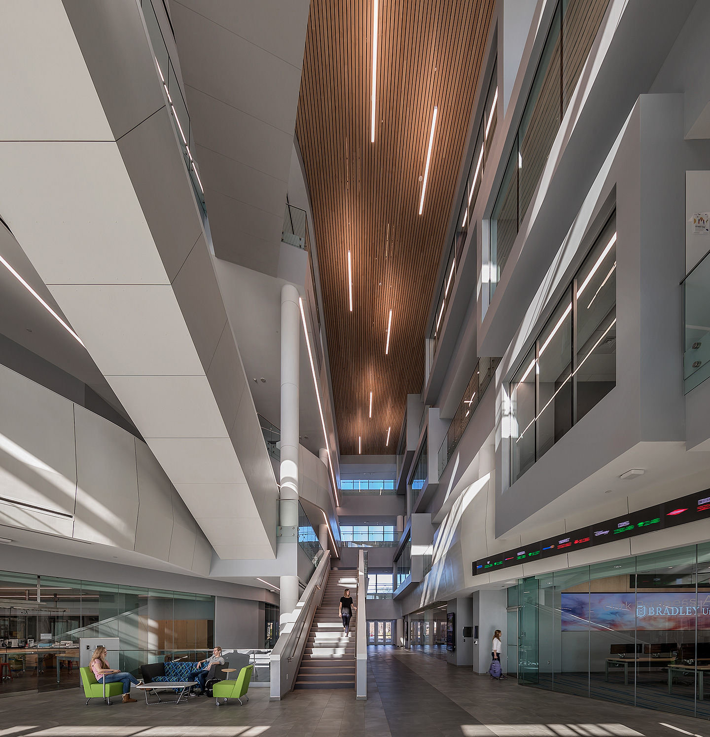 Bradley University Business and Engineering Convergence Center. Photo courtesy of Dewberry. Mark Ballogg, photographer.