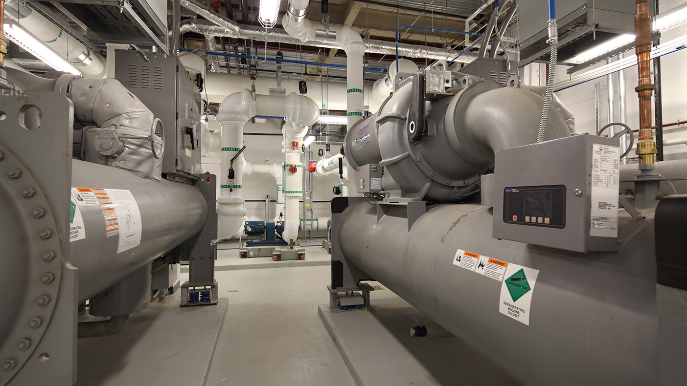 Located in a mechanical penthouse, the new plant includes two centrifugal water chilling units in a parallel piping arrangement, as well as a water-side economizer heat exchanger, cooling towers, and high-efficiency condenser water filtration.