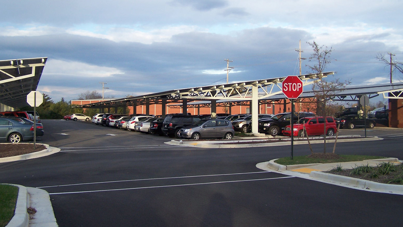 The covered parking area includes 15 electric car charging stations and more than 1,600 solar panels, reducing the “heat island” effect, and providing more than 480,000 kilowatt hours of electricity annually.