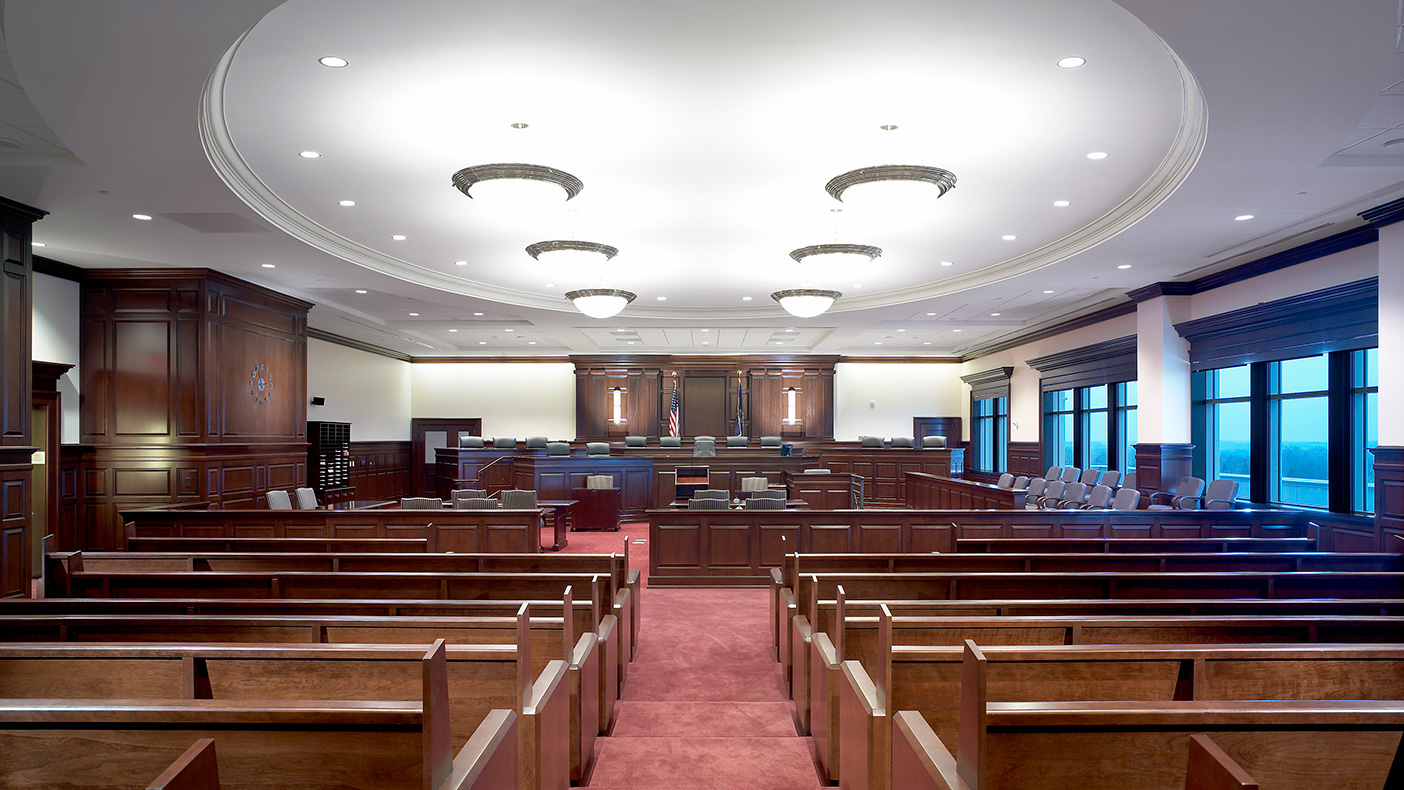 The new courthouse features 18 common plea courtrooms, 10 court master hearing rooms, and one large ceremonial courtroom with a tiered bench to seat up to 18 judges. Photo: Don Pearse Photographers, Inc.