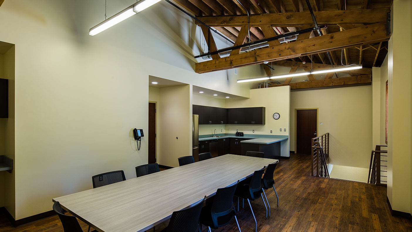 Ample collaboration and meeting space was also designed into the facility layout. 