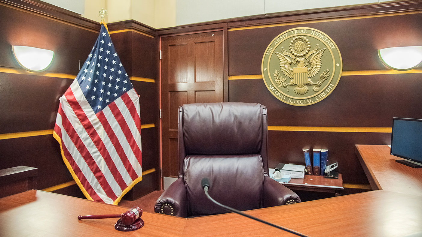 In addition to the main court room, the building provides a variety of program spaces, including a judge’s chamber, jury deliberation room, staff and attorney areas, and a records room. 