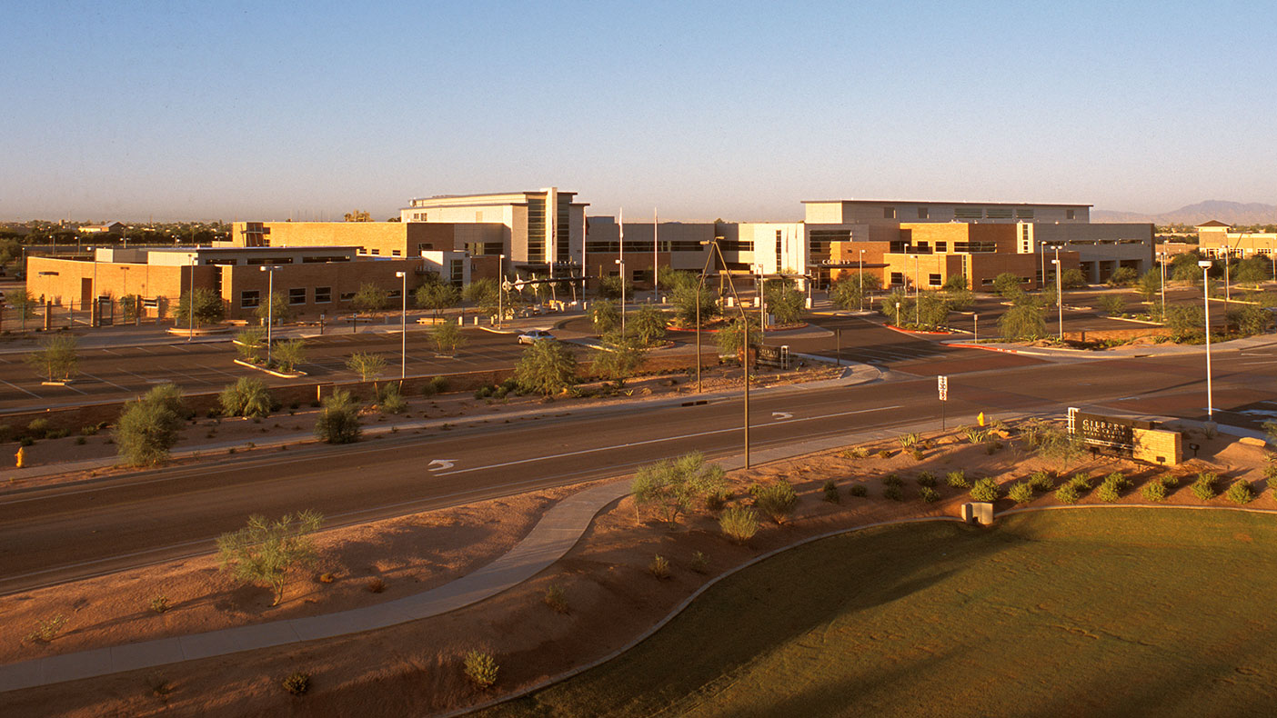 The complex’s design aesthetic was conceived to reflect the desert setting while coordinating with the adjacent Town Administration Building to create a civic center for the town of Gilbert.