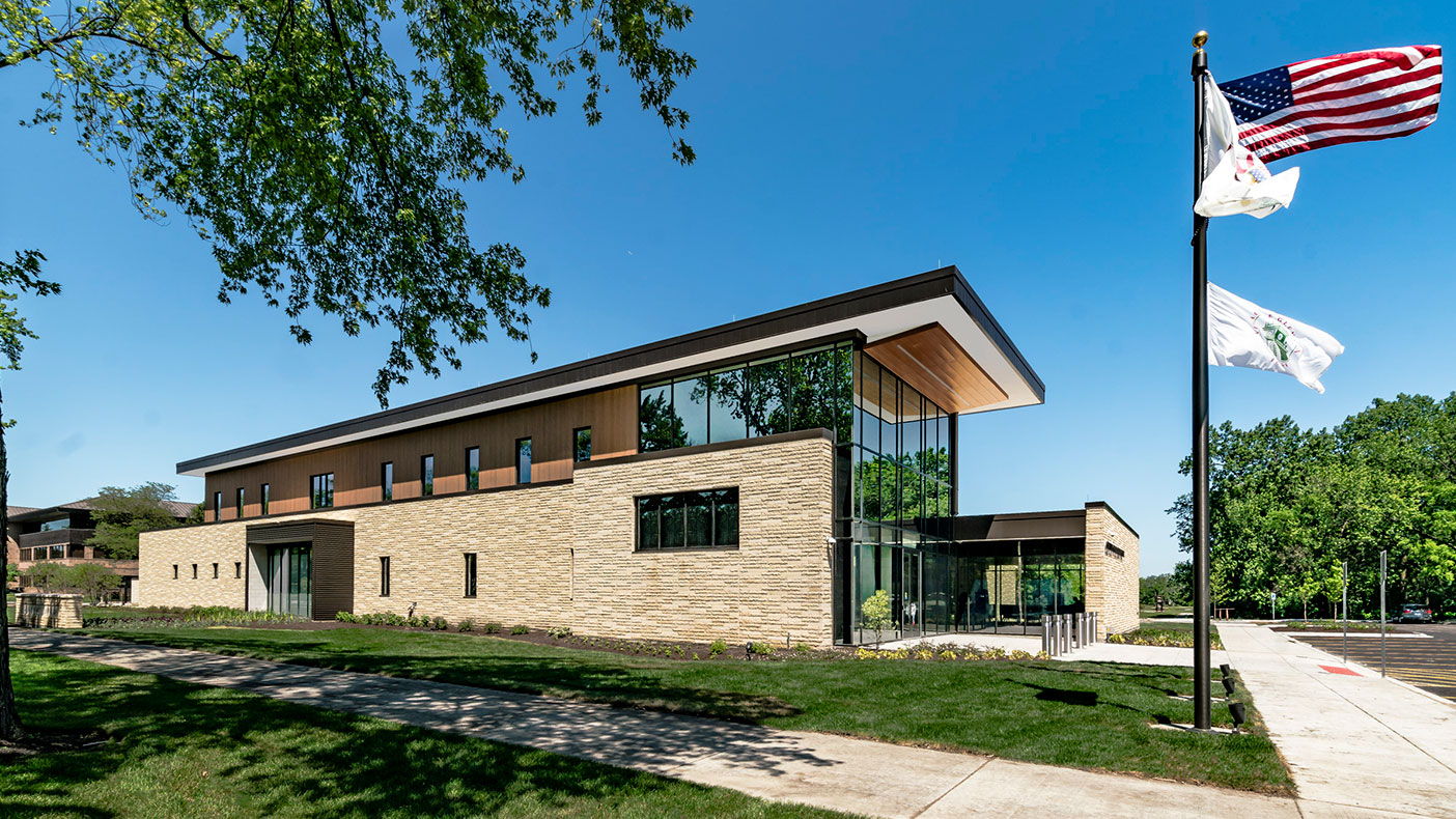 The southwest corner of the building features a two-story public lobby as well a transparent community room. The south public parking lot also includes access to the adjacent park’s walking and jogging paths.