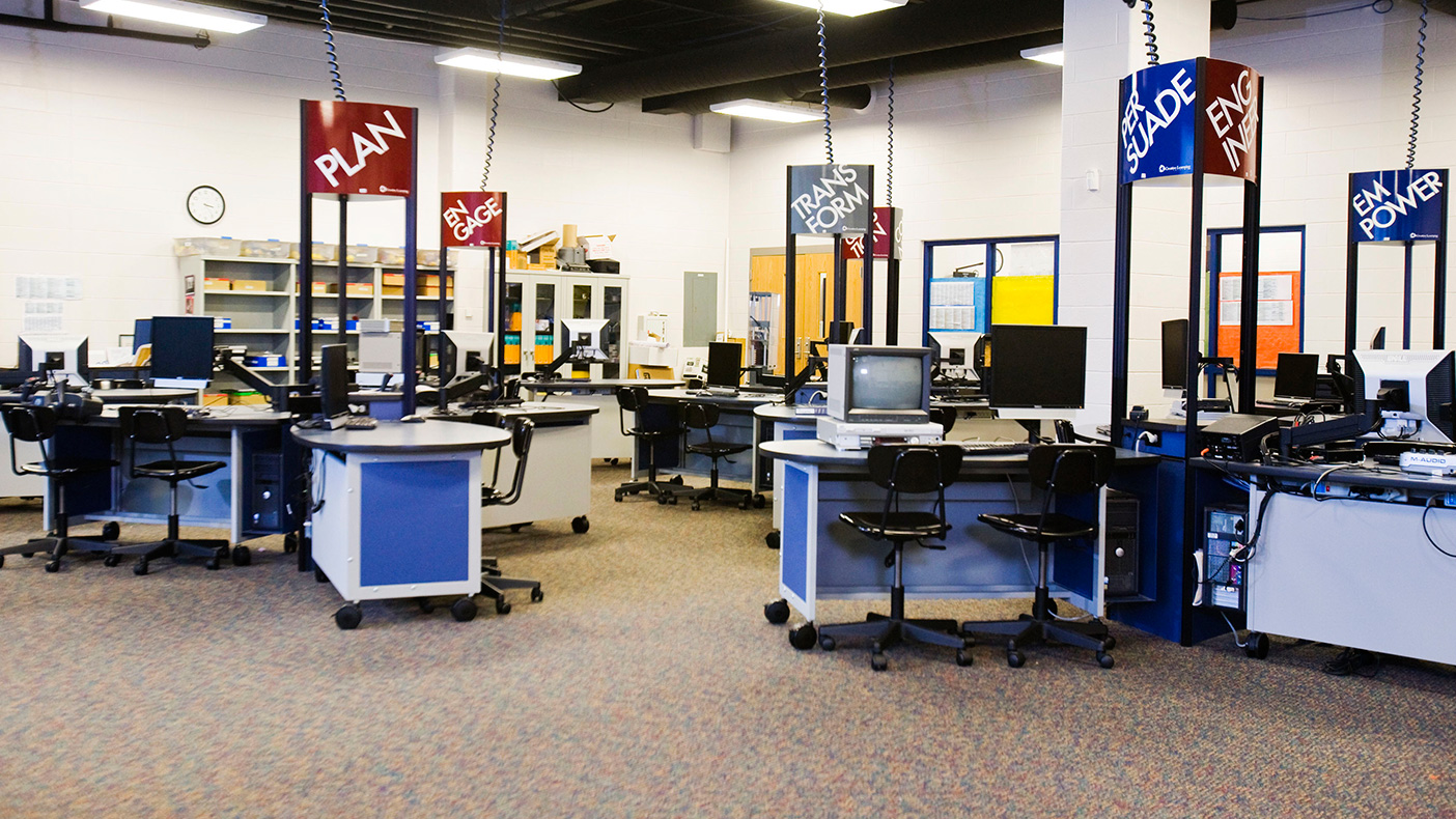 Halifax Middle School now accommodates a SmartLab with nine islands focusing on science, technology, engineering, and math. An adjacent lab houses the Lego™ robotics area.