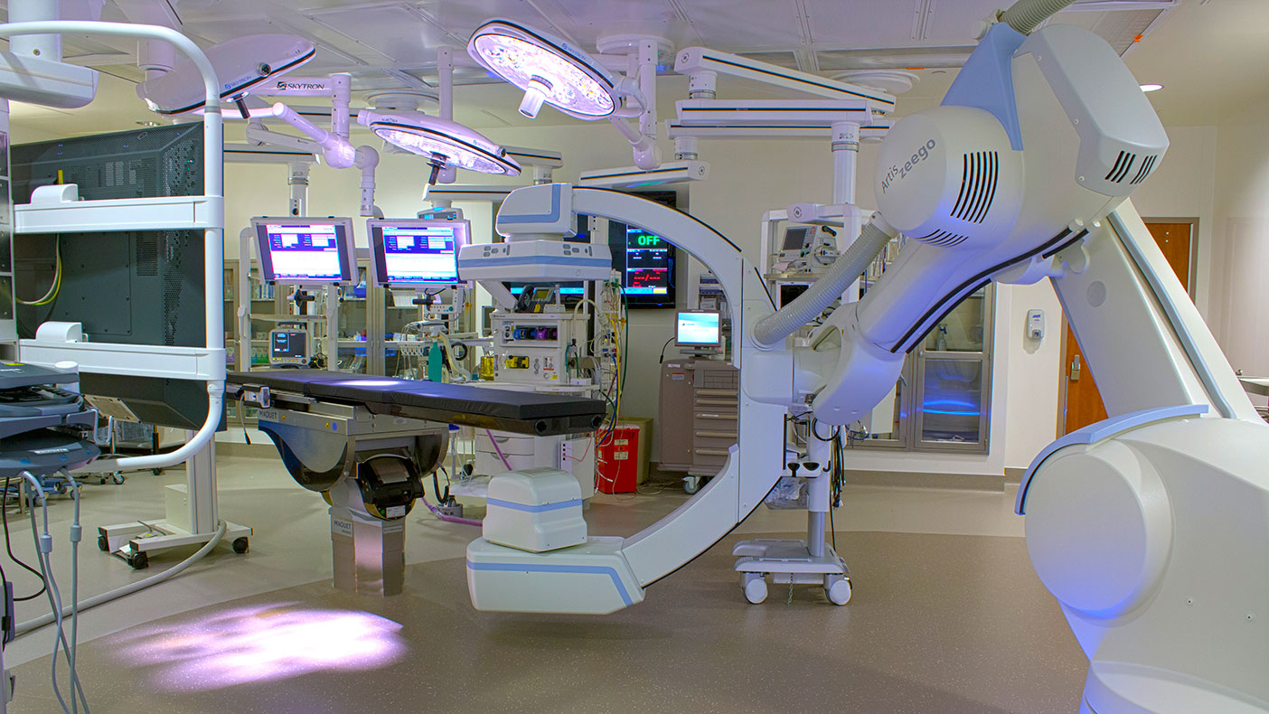 The new Sugarland hybrid operating room is one of the first in the nation to combine the most advanced operating table and integrate it with the latest C-arm Robotic system for angiography.