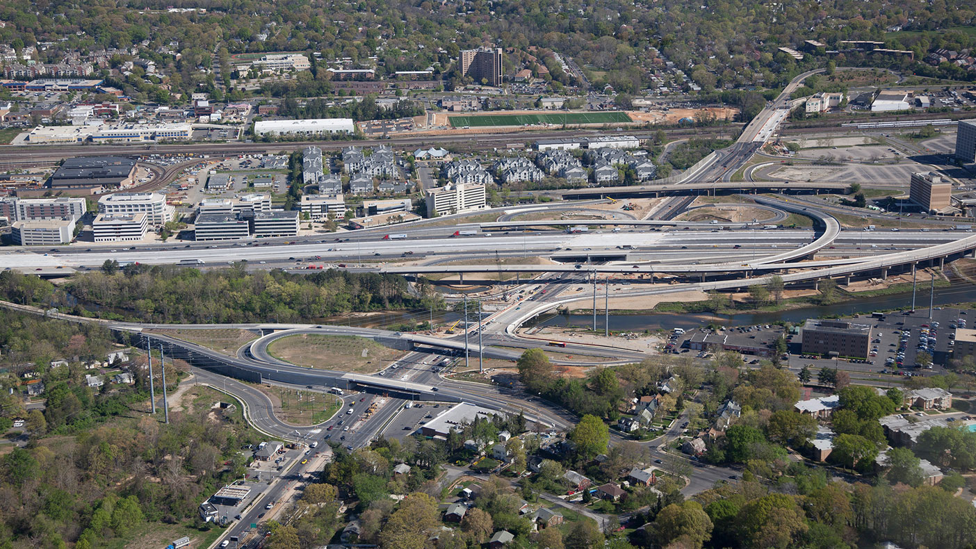 Six major stages and 16 sub-phases helped create a construction sequence that maintained all existing lanes and minimized commuter disruptions.