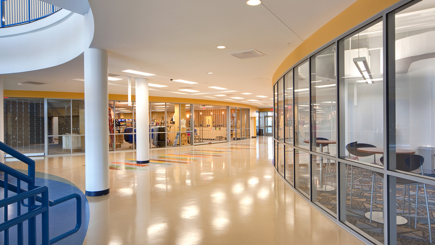 The student center and services building provides a one-stop shop experience for students, in which all the services needed for enrollment are located in the same building.