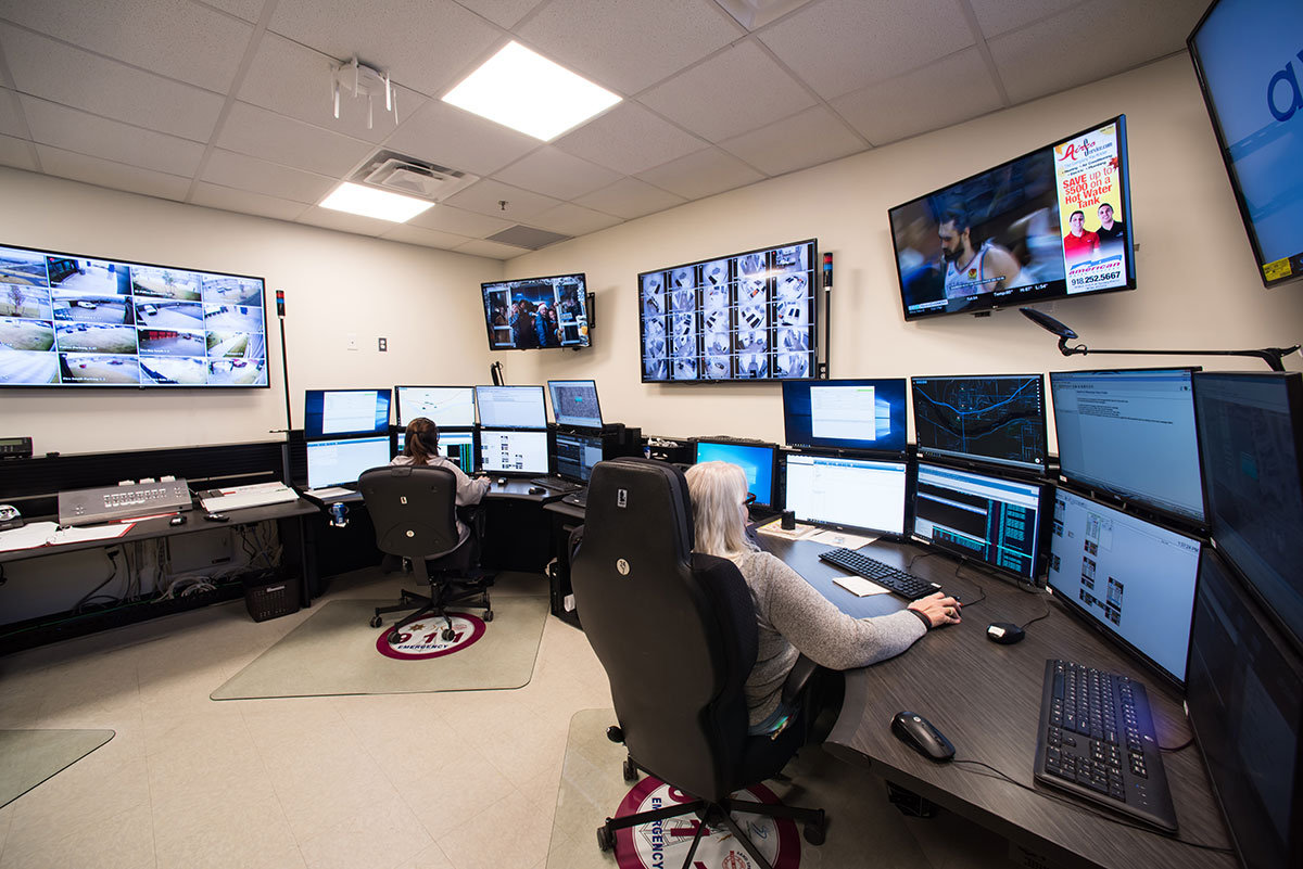 The center accommodates 911 dispatch operations and an emergency operations center. Photo by Jon B. Peterson Photography, courtesy of Dewberry.