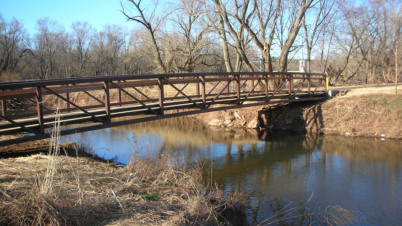 We designed extensions of the greenway system in Somerville and Bridgewater, making it safer for pedestrians and bicyclists to travel throughout the community.