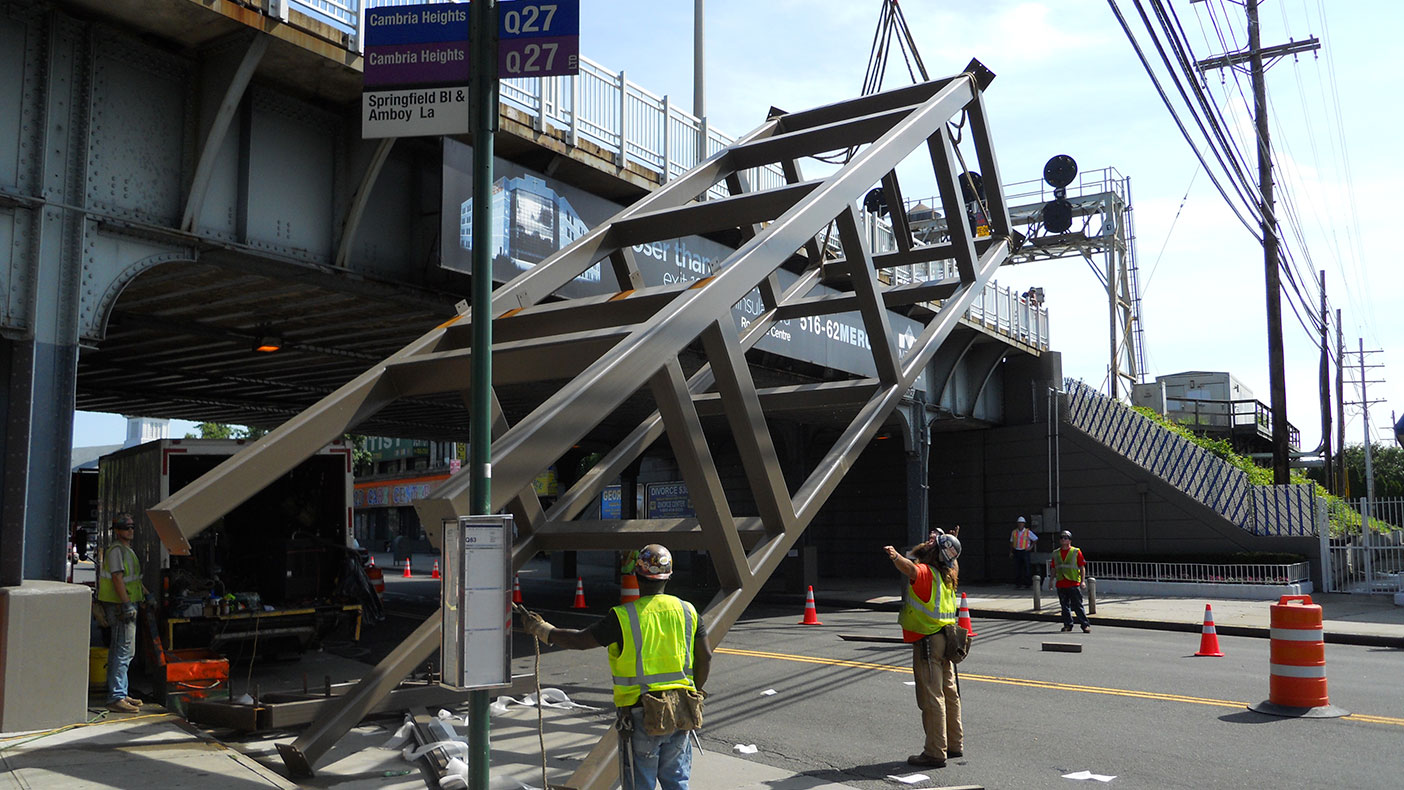 The eastbound tower was fabricated off-site, trucked to the project location, and installed in one day. Installation took place without disrupting the train schedule, impacting circulation, or encroaching on the existing station retaining wall.