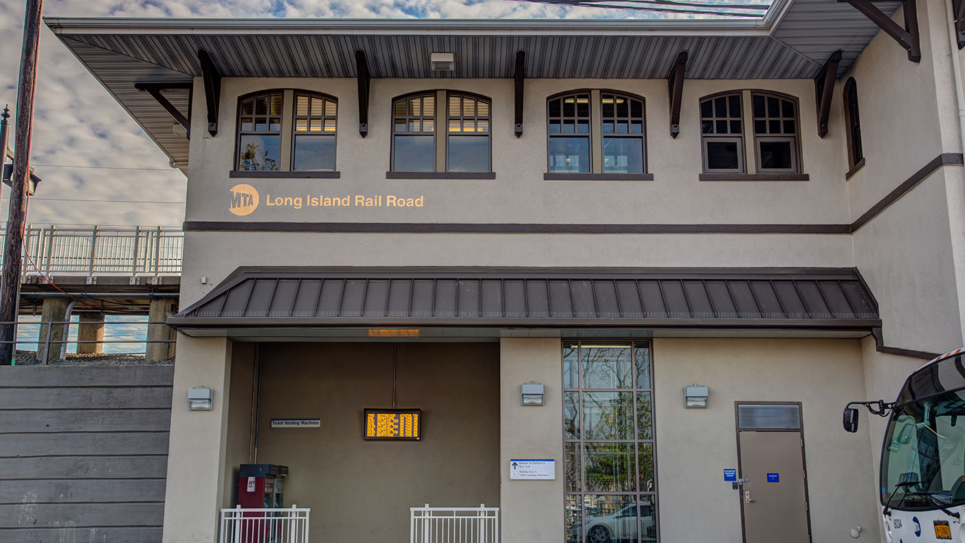 The westbound elevator and machine room were designed to fit in an unused space within the existing 90-year-old iconic station building.