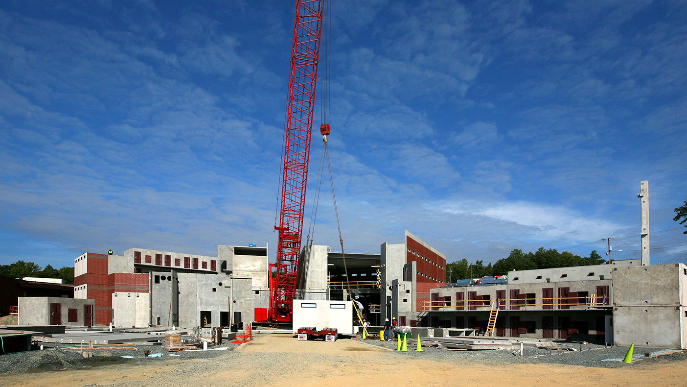 The addition featured modular construction with precast concrete cell units to speed delivery and reduce cost. We partnered with Balfour Beatty Construction on the design-build project.