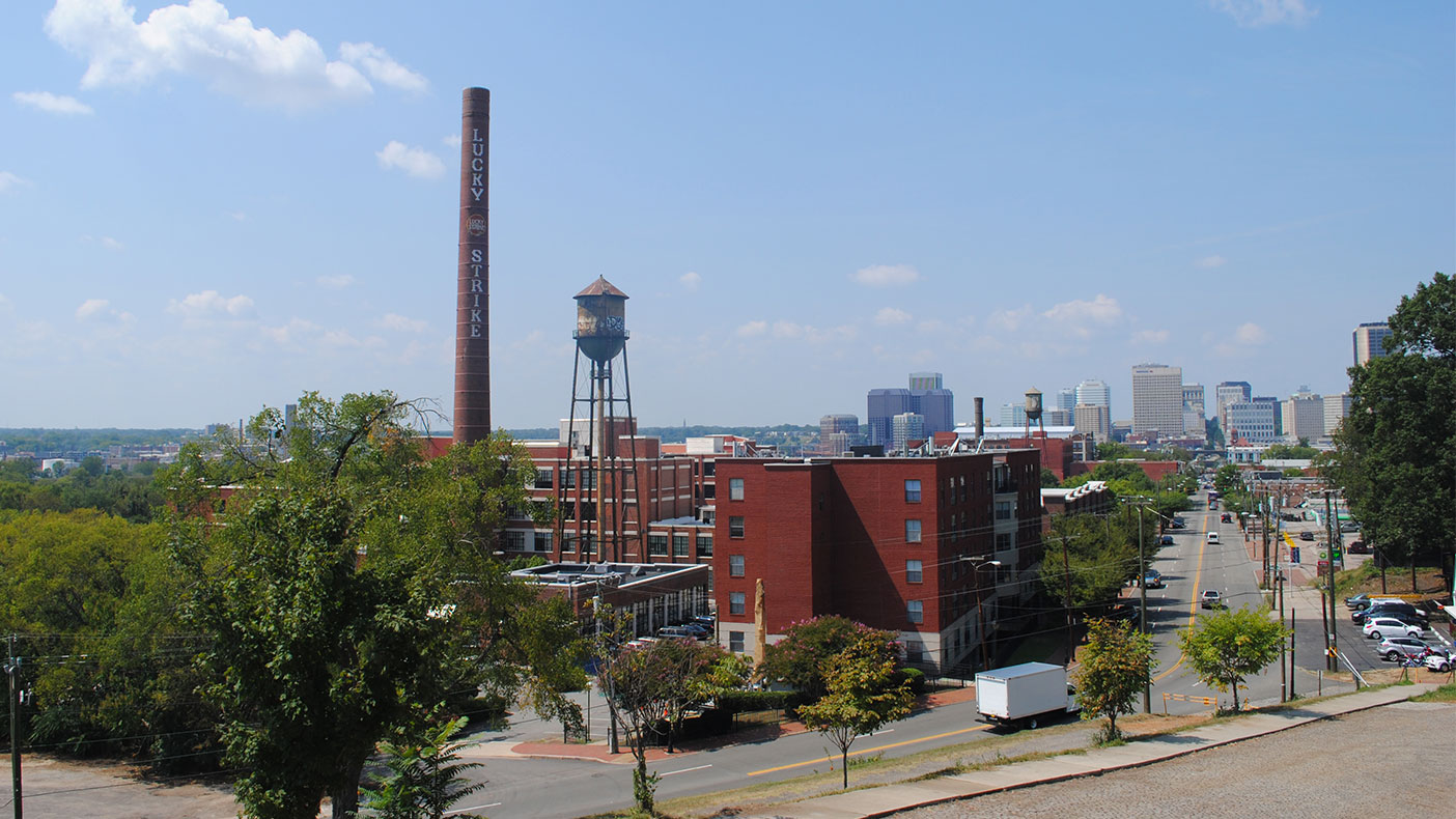 We designed a temporary macro-cell site on the rooftop of an existing building in close enough proximity to deliver maximum coverage to event-goers.