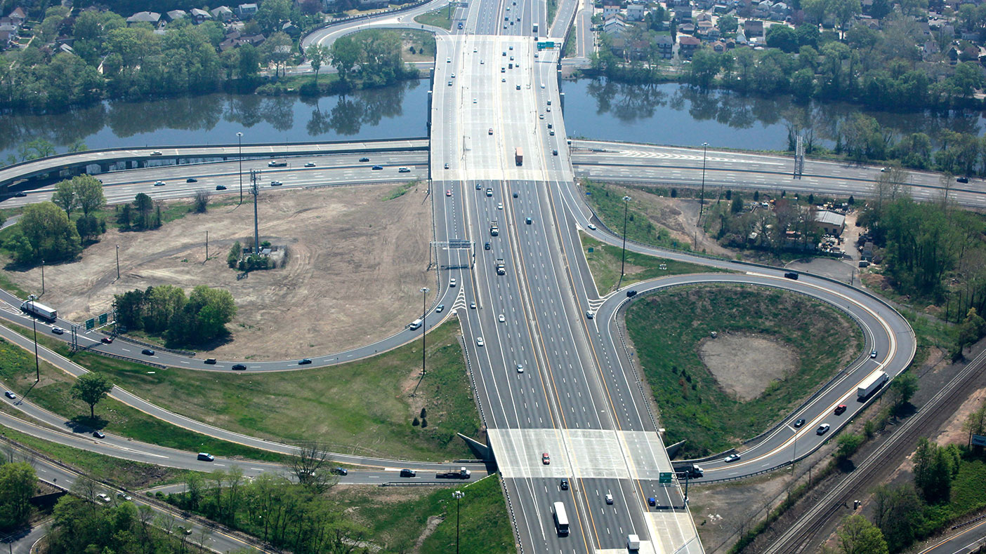 Connecting many local roads in New Jersey, the Route 3 over Passaic River project included  2.5 miles of roadway widening, six bridges, 25 retaining walls, and more than two miles of noise barriers.