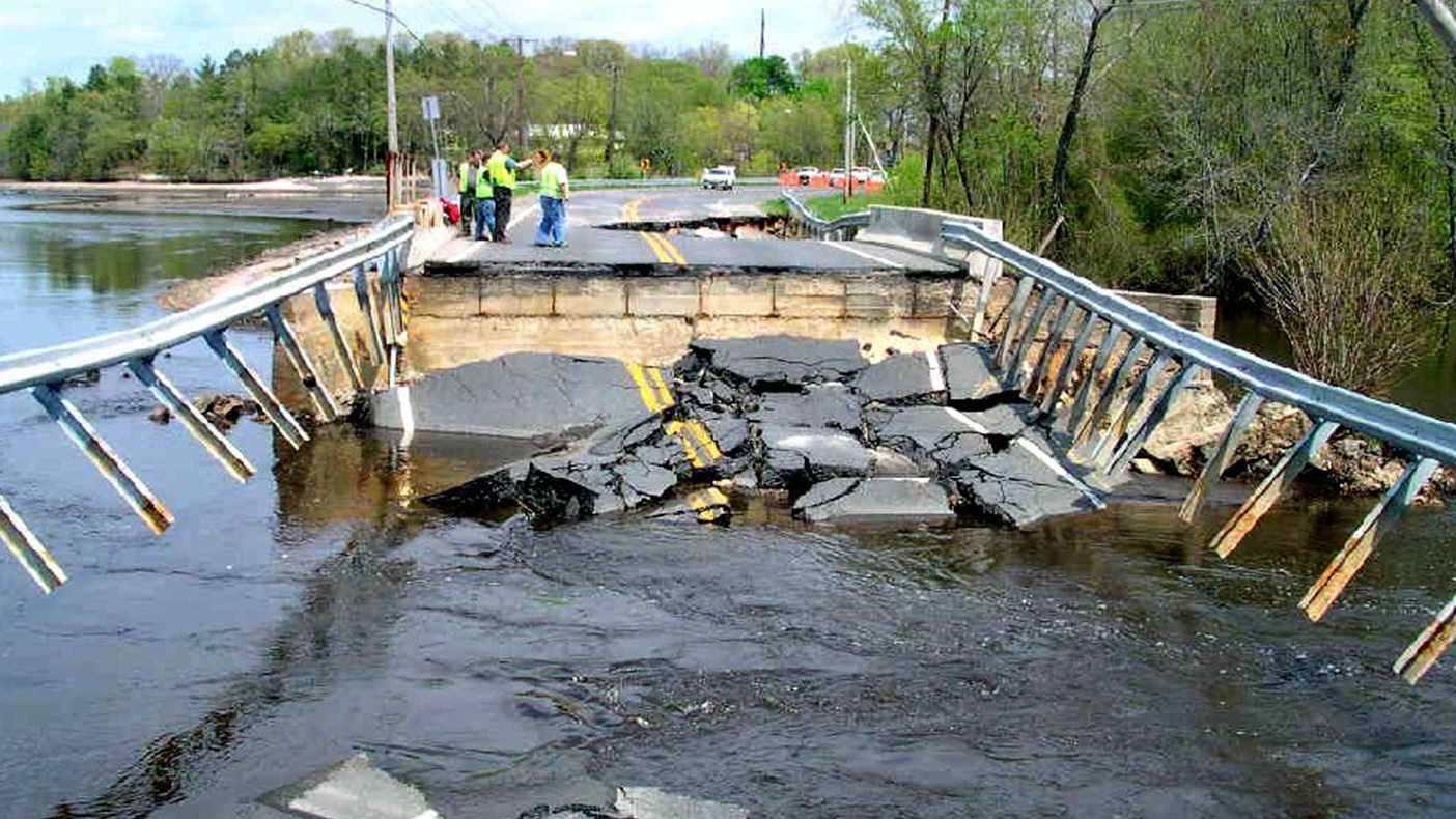 Initial utility, demolition, and stream diversion work was completed within three weeks of the storm. We recommended that NJDOT advertise the contract with 20 lump sum items to expedite construction—the first of its kind for NJDOT.