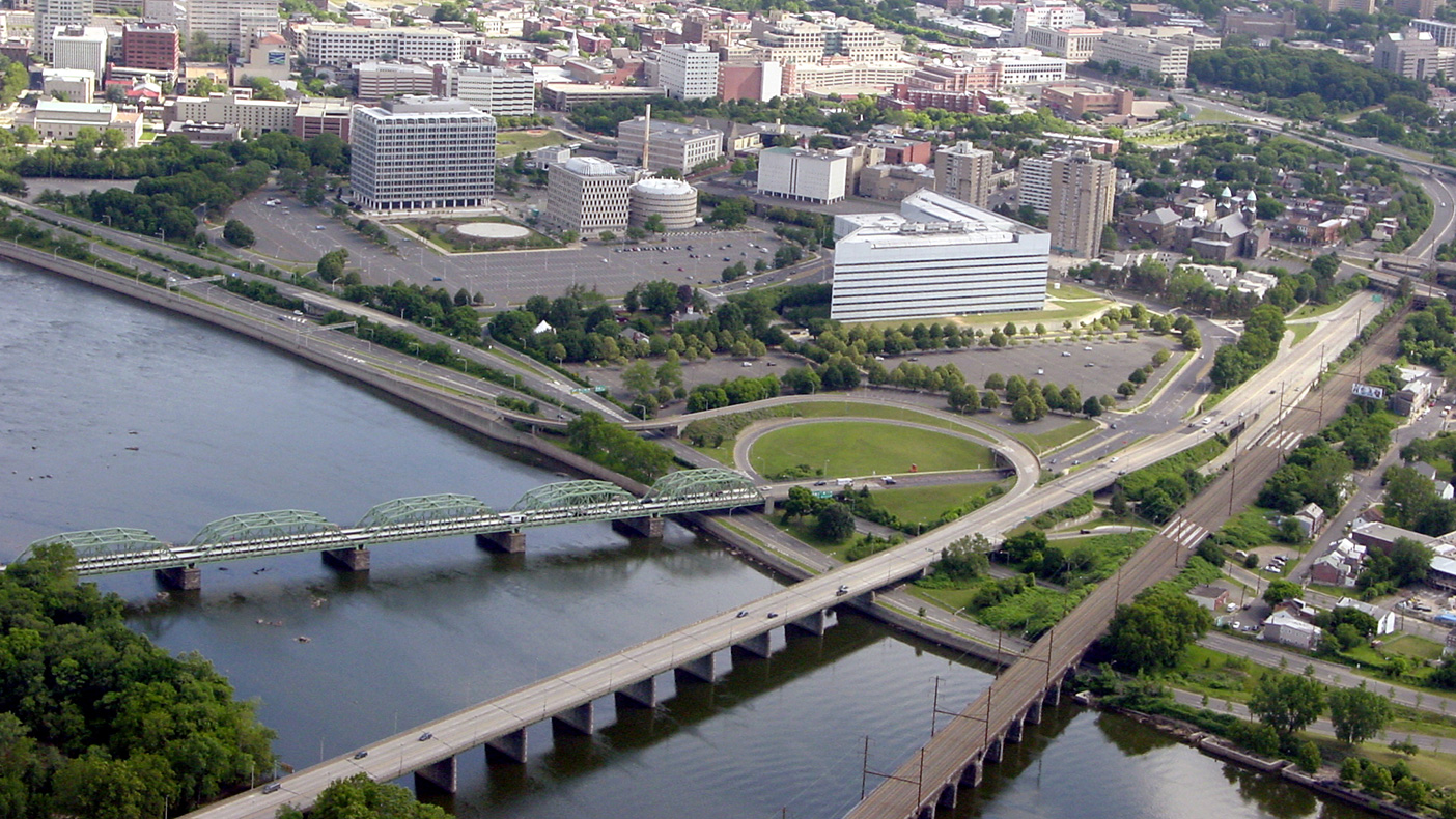 Currently, Route 29 creates a barrier between Trenton and the Delaware River – an impediment to returning the area to a vibrant riverfront community.