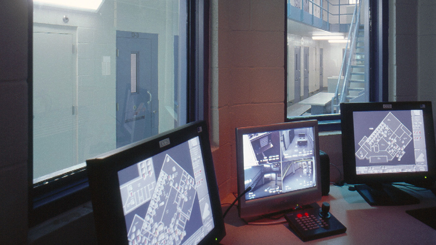 The direct supervision facility features a video arrangement court, video visiting, and a 25,000-SF law enforcement/administration component with an 80-person training/multipurpose room.