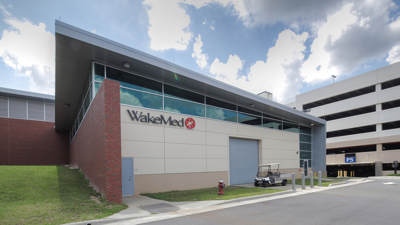 Chilled water, emergency power lines, and oxygen lines extend 800 feet from the new patient tower to the CGP. Chilled water piping throughout the existing building was modified for connection and service.