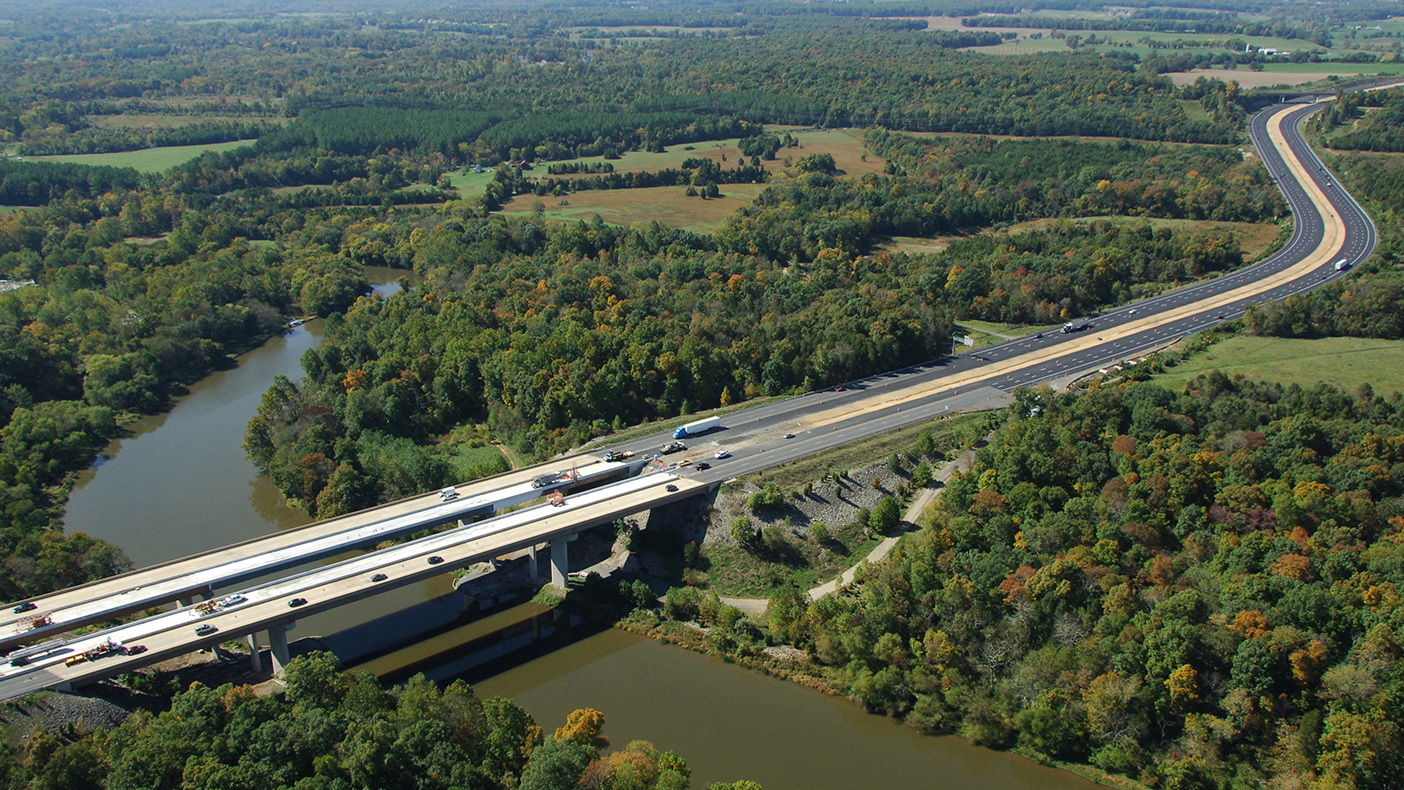 The design-build capital improvement program helped support Toll Road Investors Partnership II, LP’s goal of enabling drivers to maintain a high travel speed during rush hour.