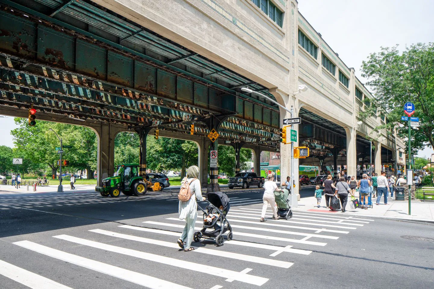This project facilitates better access to shopping, schools, and businesses, improving quality of life for the community.